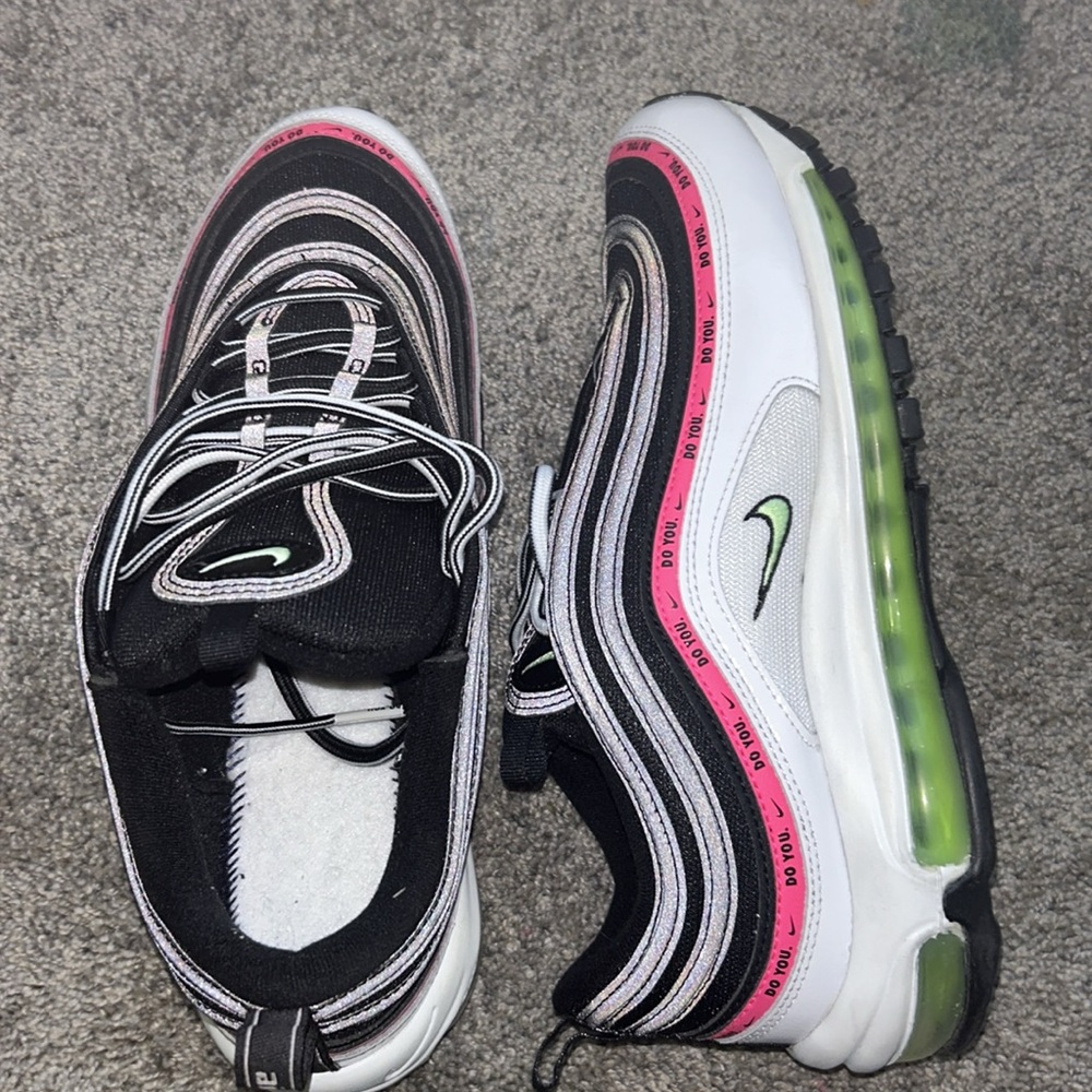 Nike - Picture 7 of 7